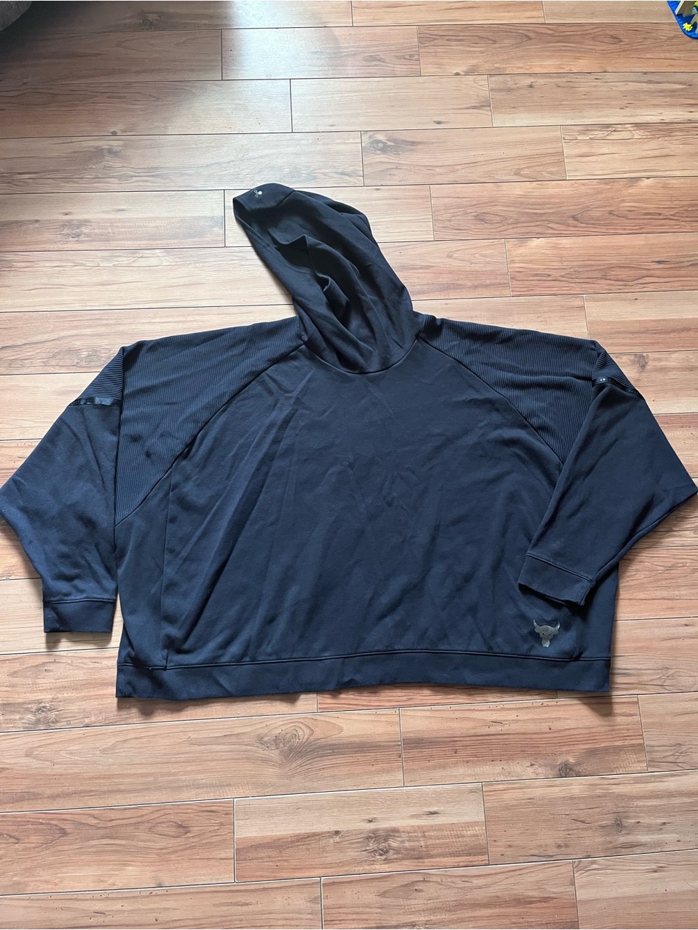 Under Armour Women’s Black Hooded pull over Sweater
